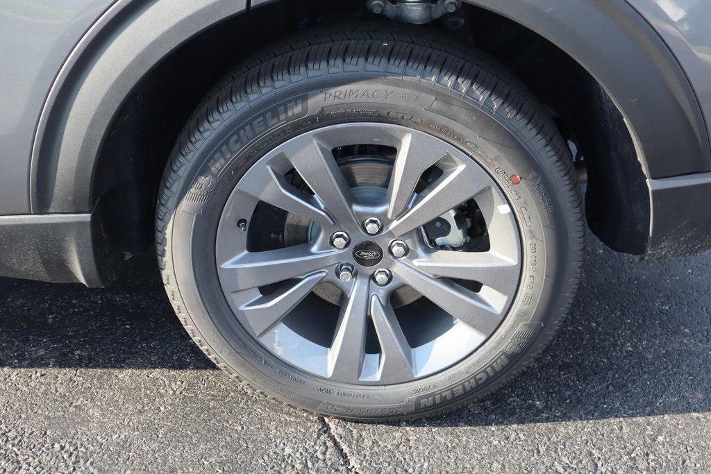 new 2025 Ford Explorer car, priced at $45,423