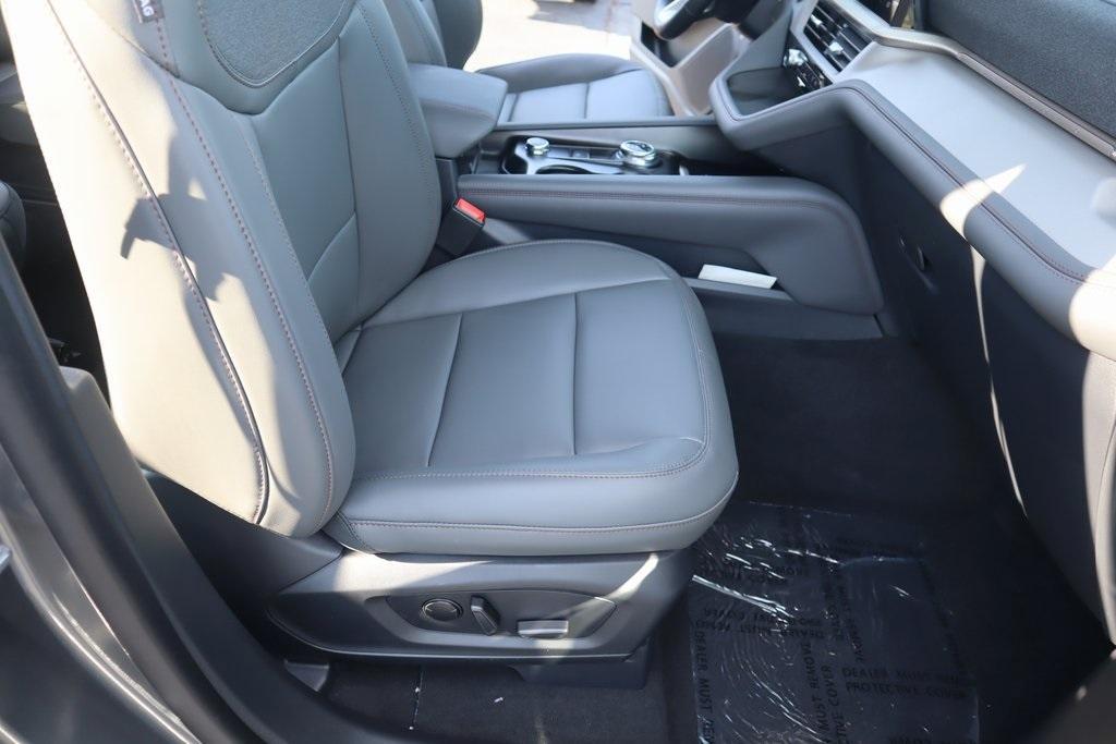 new 2025 Ford Explorer car, priced at $45,423