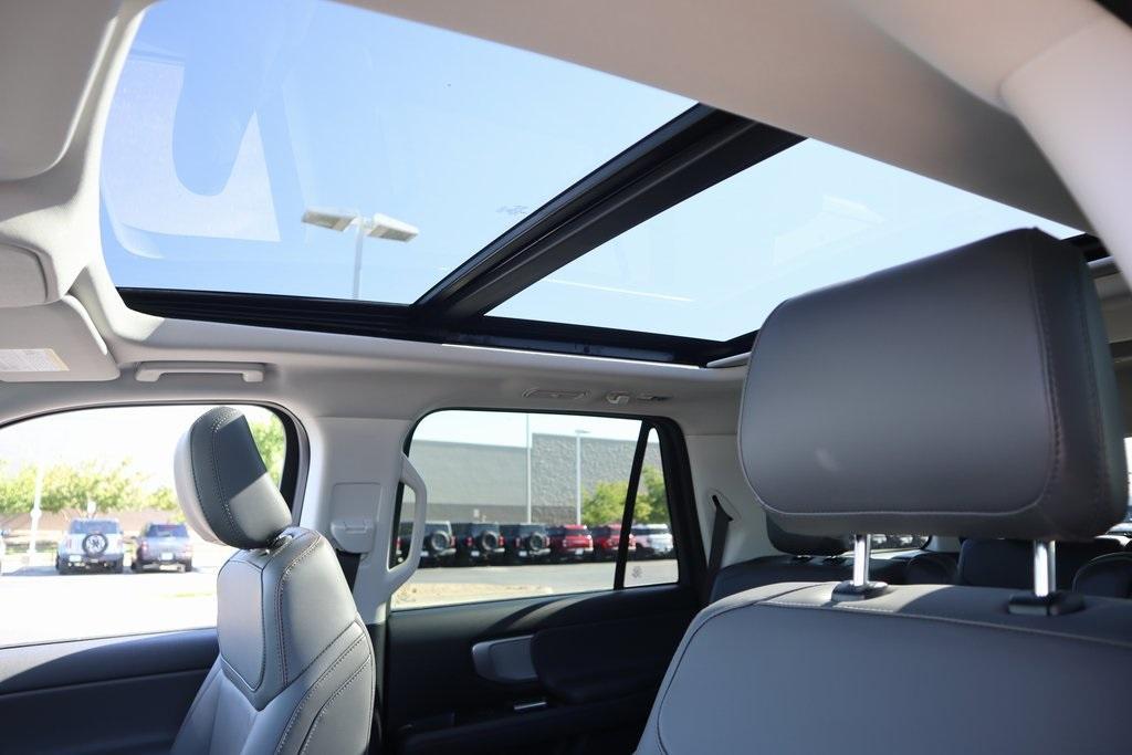 new 2025 Ford Expedition car, priced at $71,500