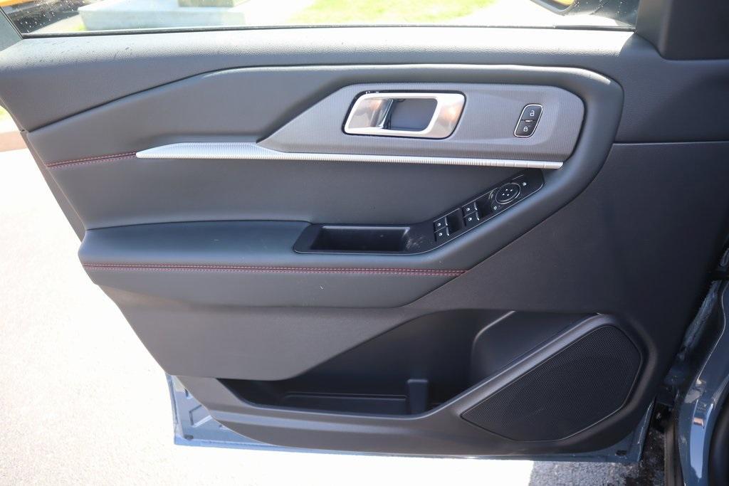 new 2025 Ford Explorer car, priced at $45,525
