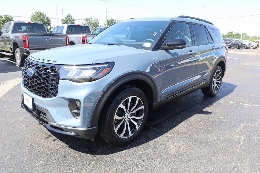 new 2025 Ford Explorer car, priced at $45,525
