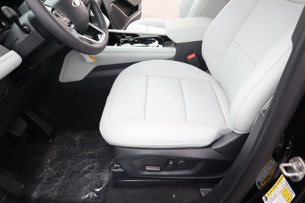 new 2025 Ford Explorer car, priced at $54,377