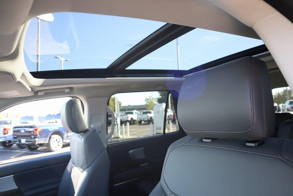 new 2025 Ford Expedition car, priced at $70,940