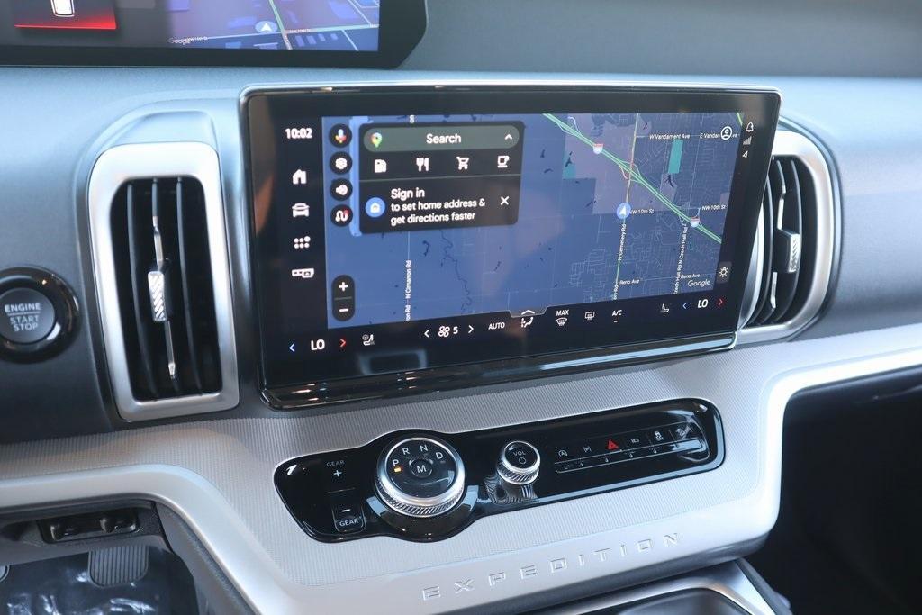 new 2025 Ford Expedition car, priced at $70,940