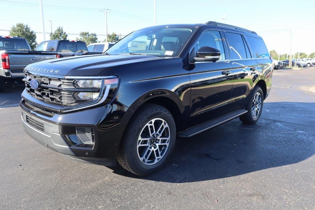 new 2025 Ford Expedition car, priced at $70,940