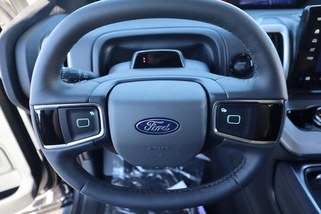 new 2025 Ford Expedition car, priced at $70,940