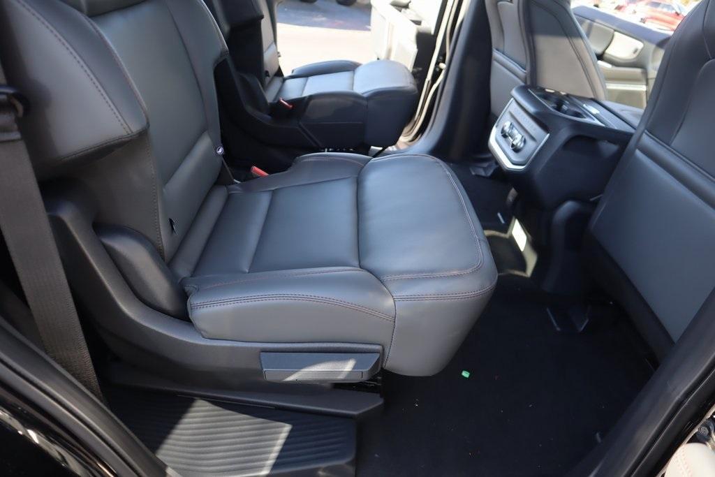 new 2025 Ford Expedition car, priced at $70,940