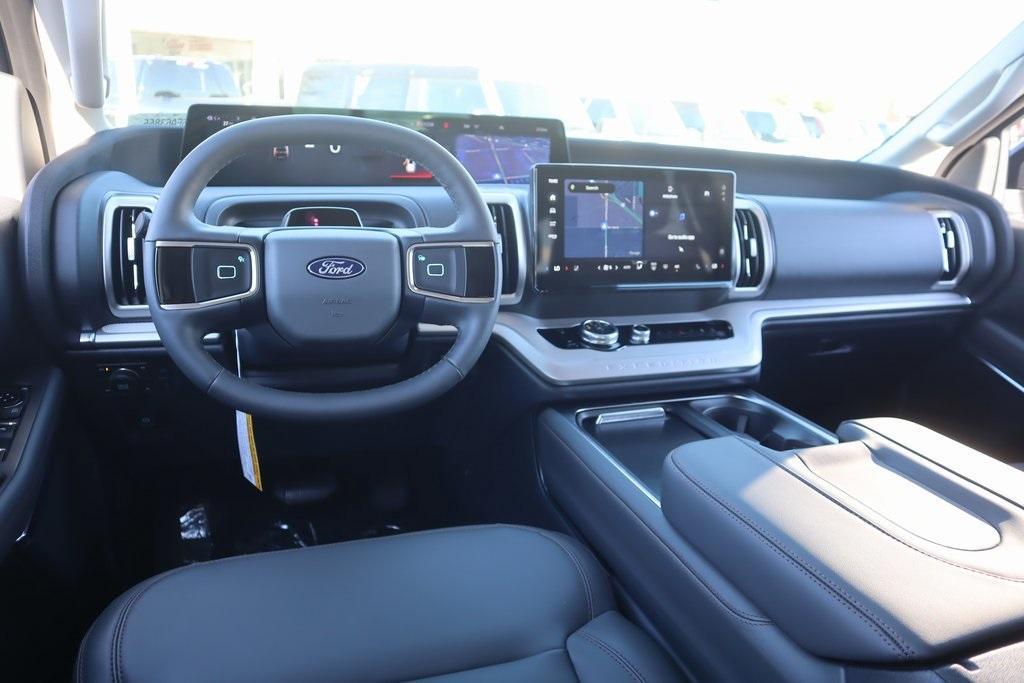 new 2025 Ford Expedition car, priced at $70,940