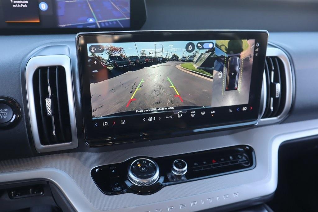 new 2025 Ford Expedition car, priced at $70,940
