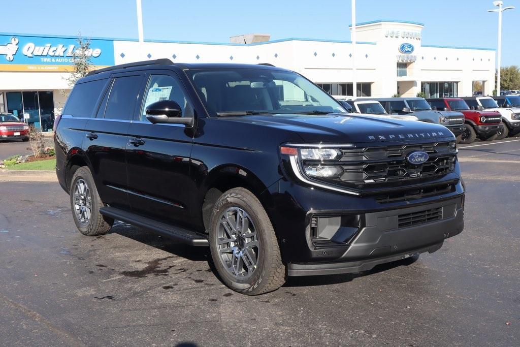 new 2025 Ford Expedition car, priced at $70,940