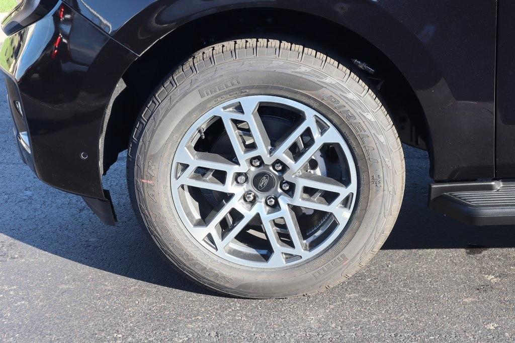 new 2025 Ford Expedition car, priced at $70,940