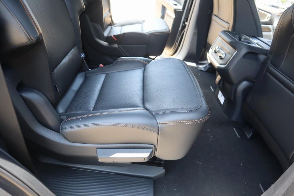 new 2025 Ford Expedition car, priced at $81,985
