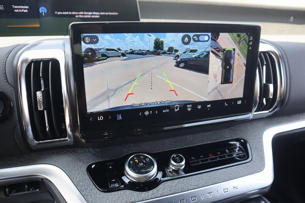 new 2025 Ford Expedition car, priced at $81,985