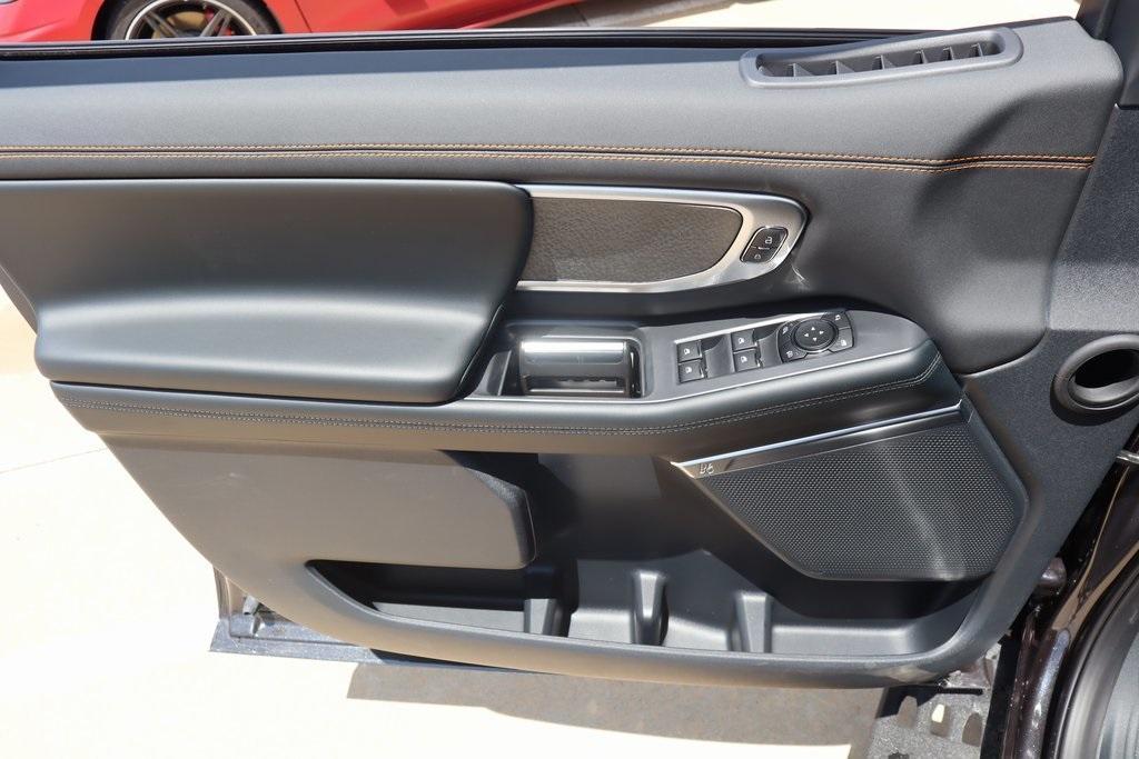 new 2025 Ford Expedition car, priced at $81,985