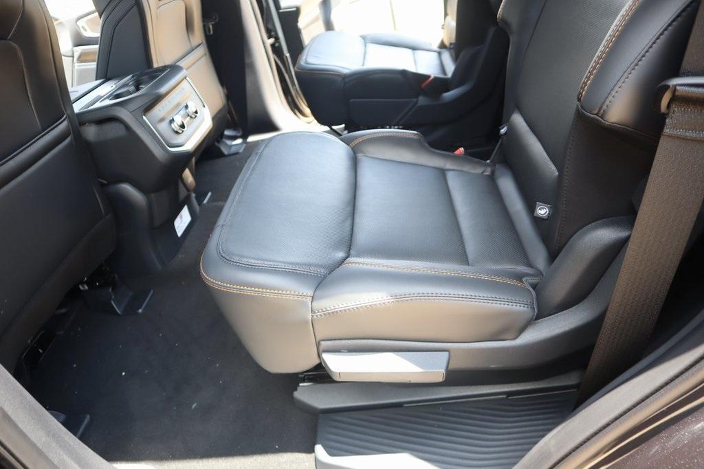 new 2025 Ford Expedition car, priced at $81,985