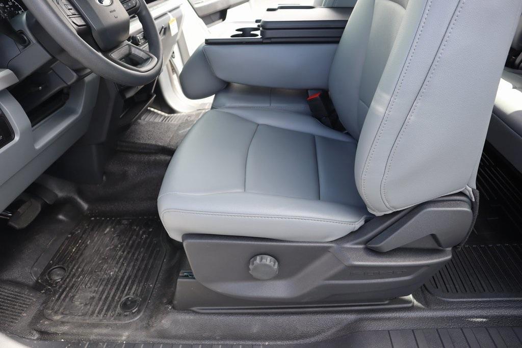 new 2024 Ford F-250 car, priced at $45,263