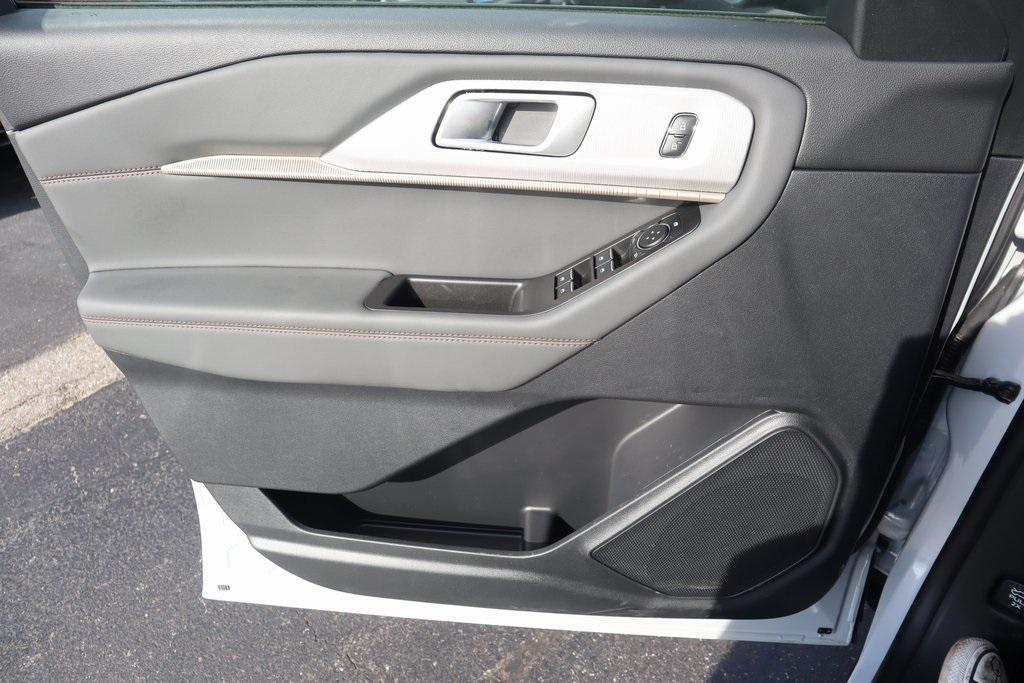 new 2025 Ford Explorer car, priced at $47,602