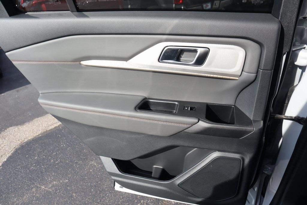 new 2025 Ford Explorer car, priced at $47,602
