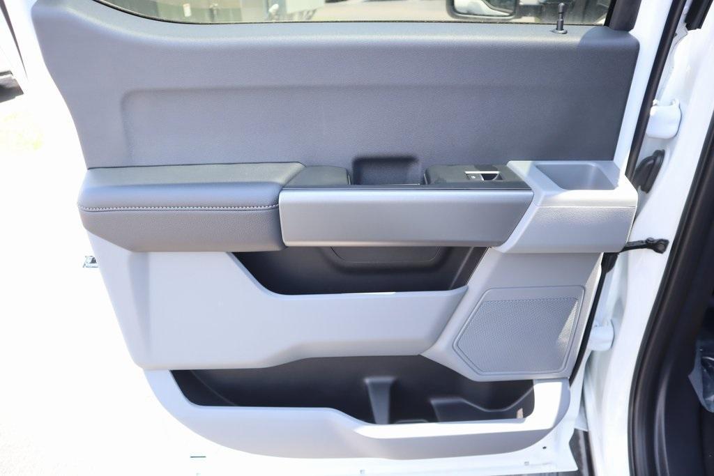 new 2025 Ford F-250 car, priced at $66,881