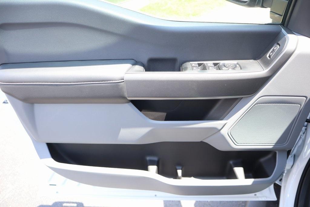 new 2025 Ford F-250 car, priced at $66,881