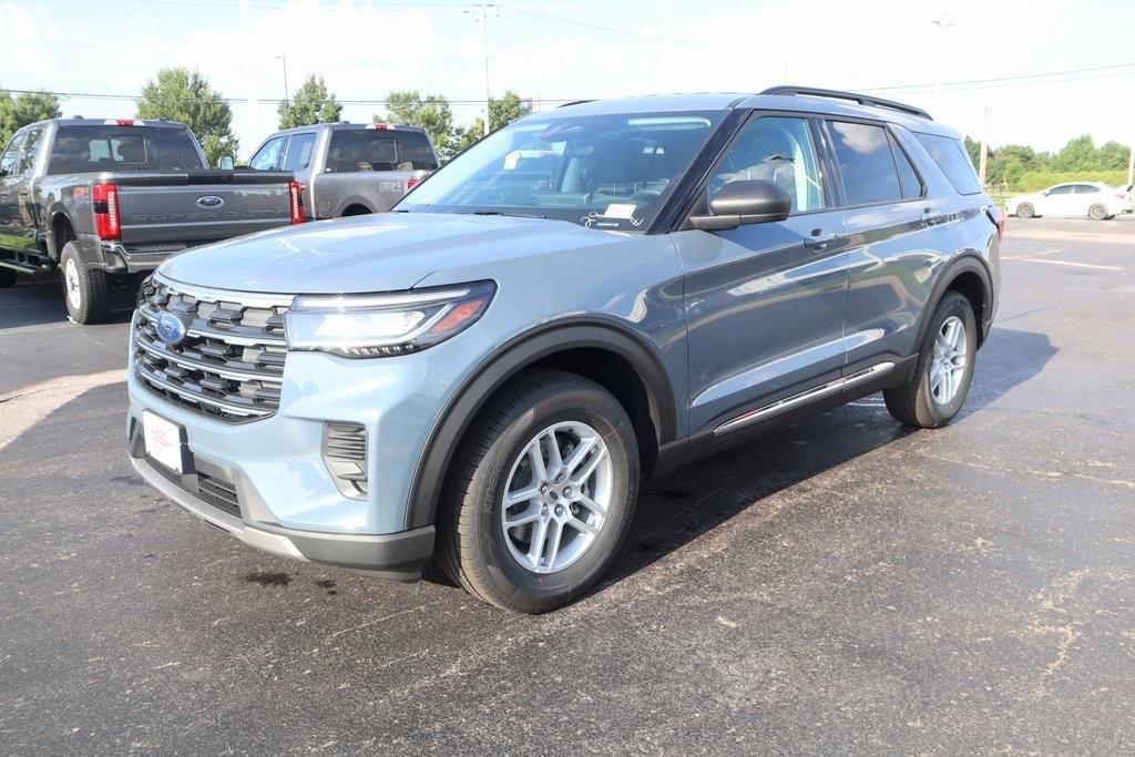 new 2025 Ford Explorer car, priced at $40,938