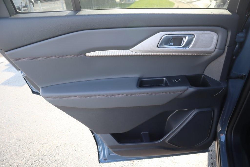 new 2025 Ford Explorer car, priced at $40,938