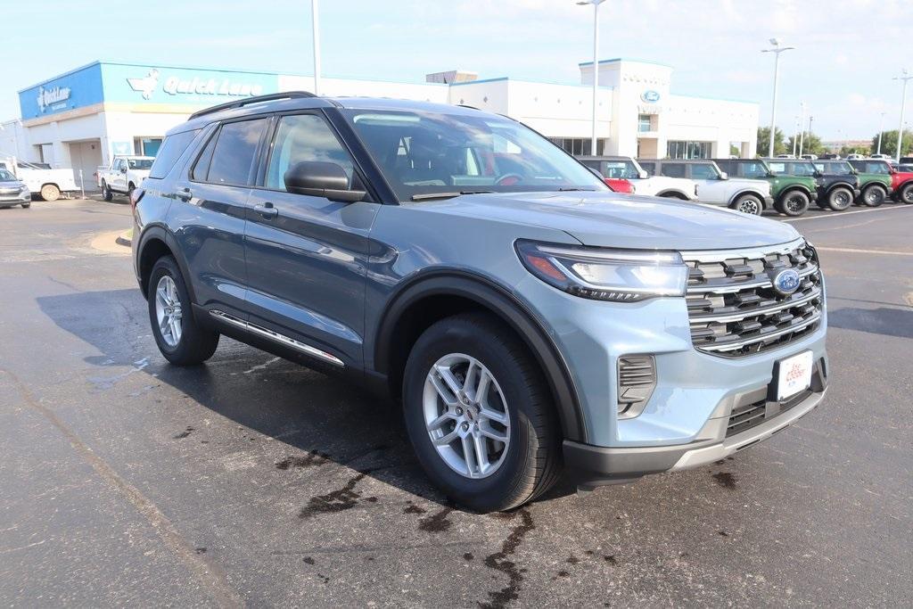 new 2025 Ford Explorer car, priced at $40,938
