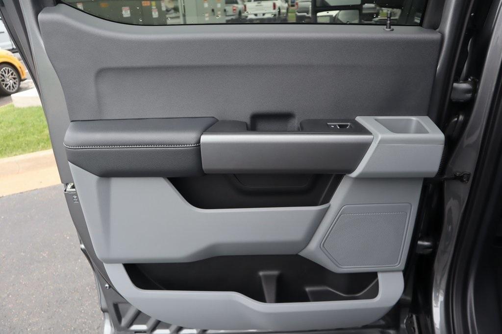 new 2025 Ford F-250 car, priced at $66,881