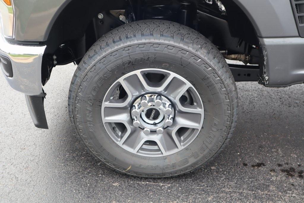 new 2025 Ford F-350 car, priced at $58,902