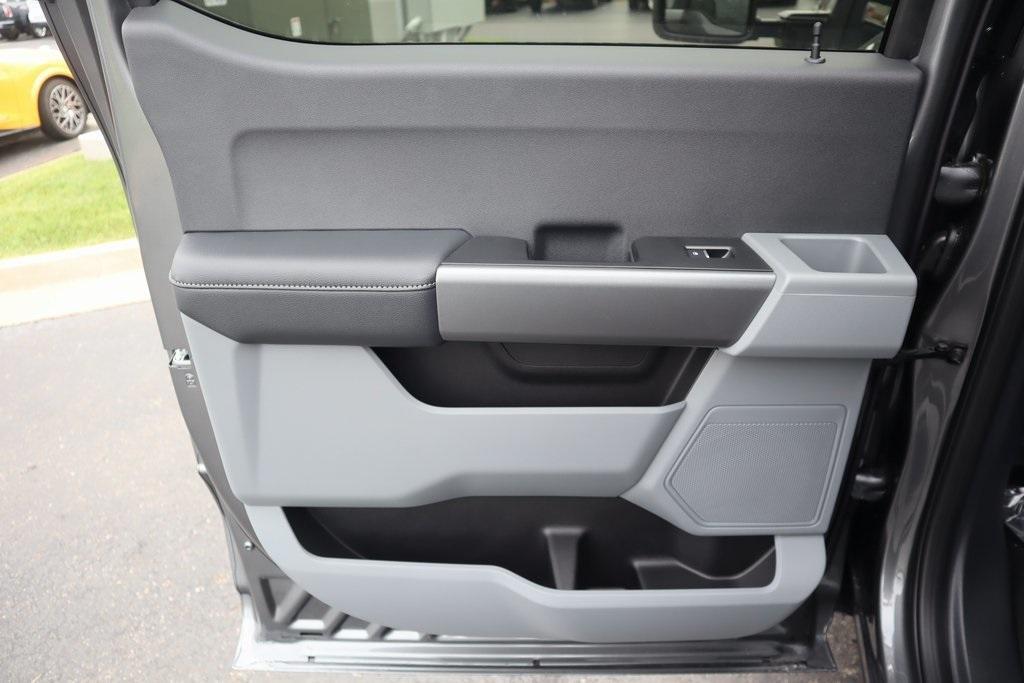 new 2025 Ford F-350 car, priced at $58,902