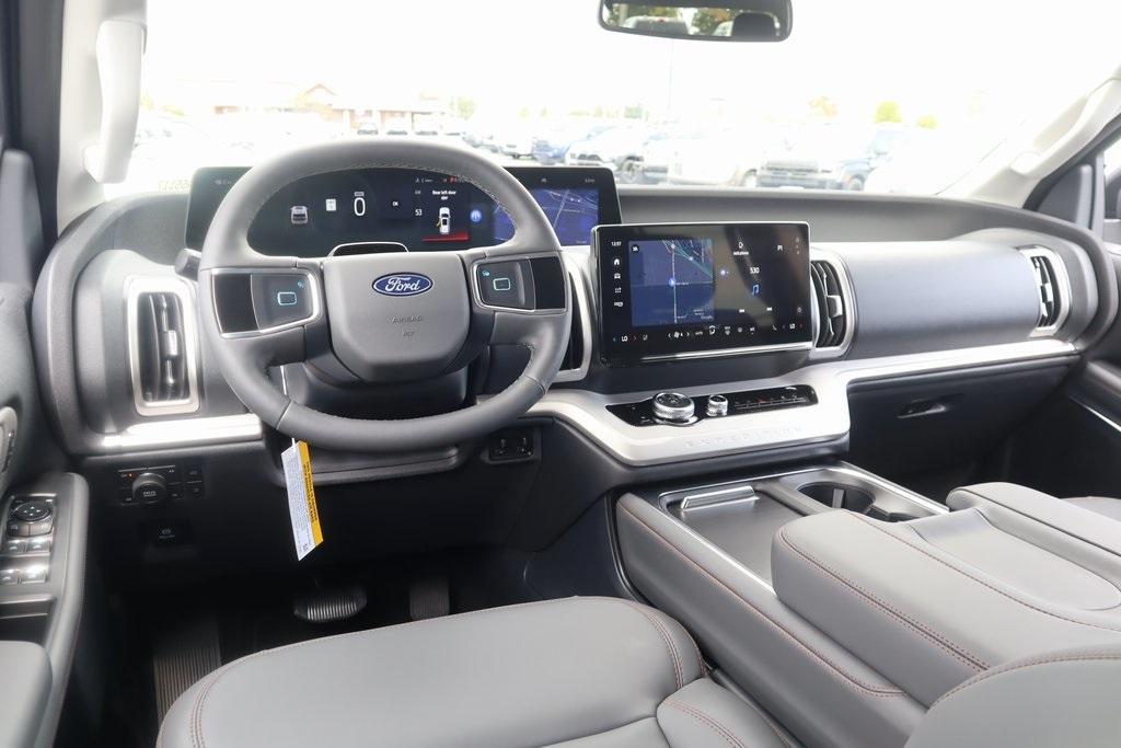 new 2025 Ford Expedition car, priced at $70,320