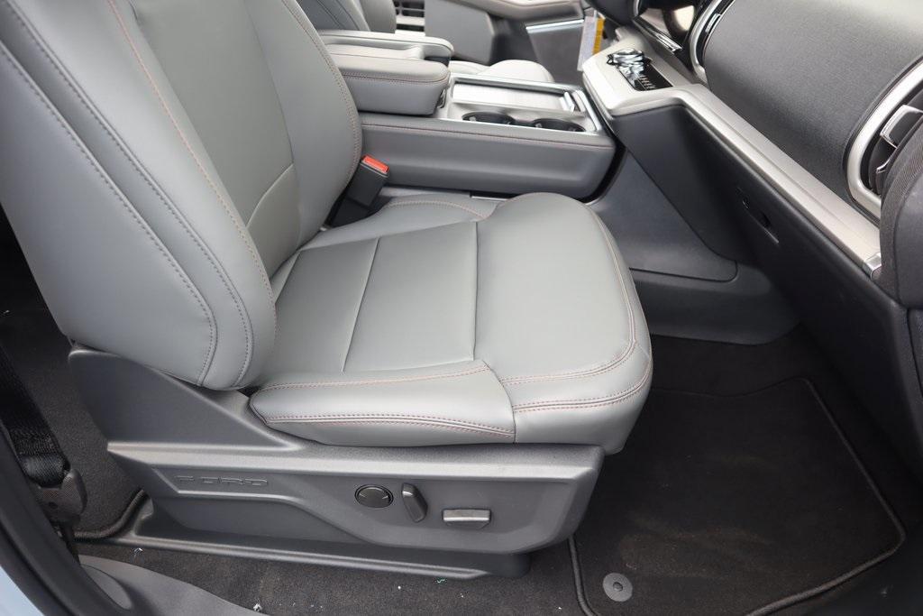 new 2025 Ford Expedition car, priced at $70,320