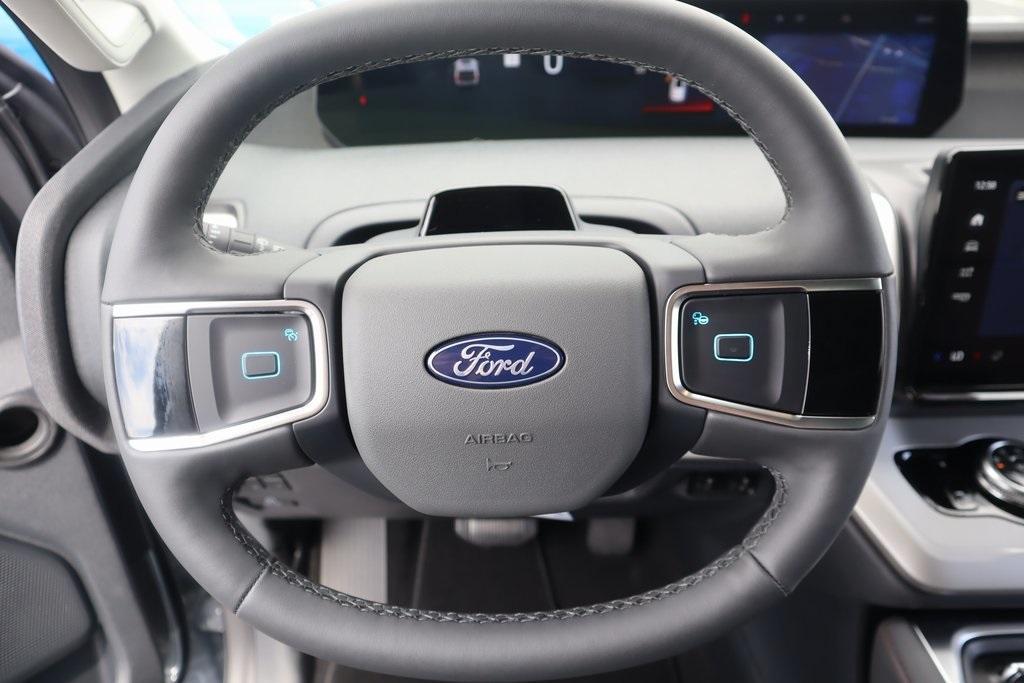 new 2025 Ford Expedition car, priced at $70,320