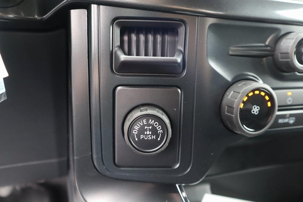 new 2025 Ford F-150 car, priced at $43,165