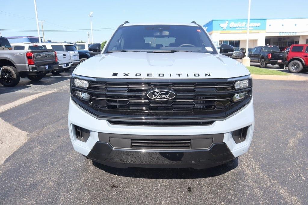 new 2025 Ford Expedition car, priced at $81,050
