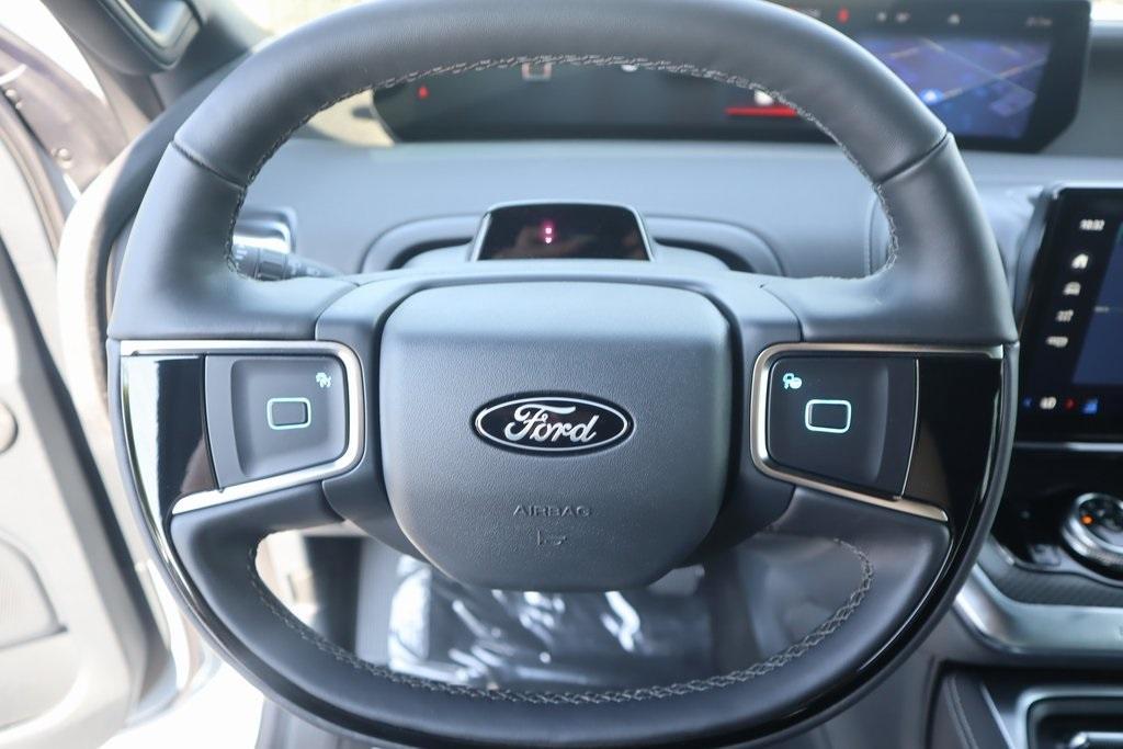 new 2025 Ford Expedition car, priced at $81,050