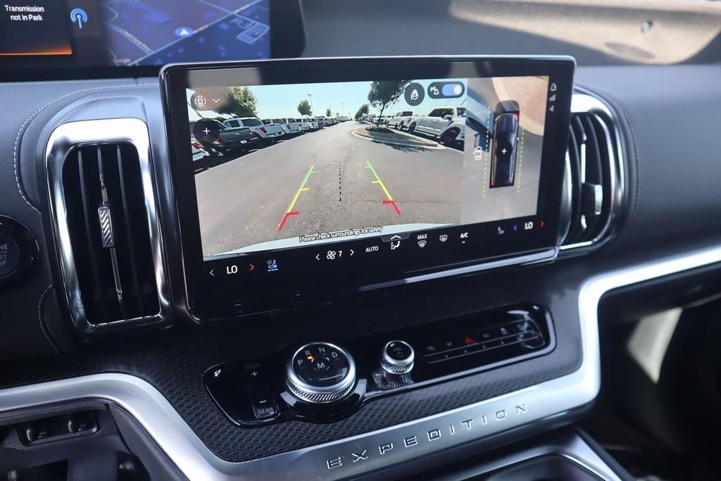new 2025 Ford Expedition car, priced at $81,050