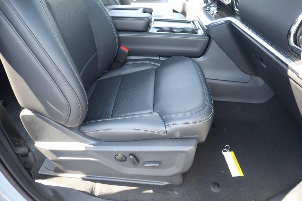 new 2025 Ford Expedition car, priced at $81,050