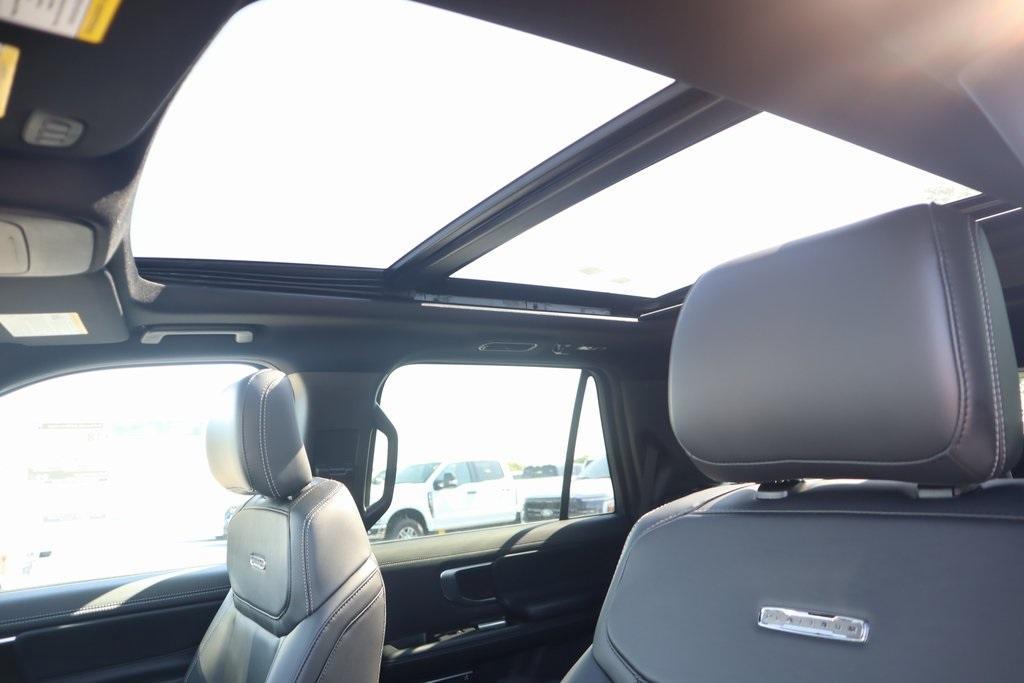 new 2025 Ford Expedition car, priced at $81,050