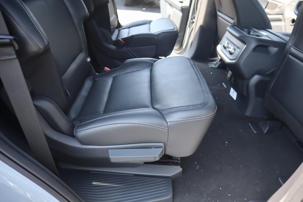 new 2025 Ford Expedition car, priced at $81,050