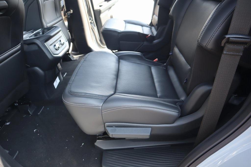 new 2025 Ford Expedition car, priced at $81,050