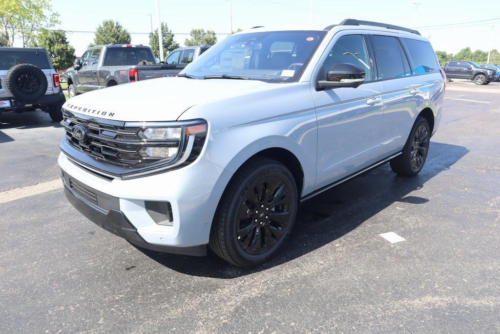 new 2025 Ford Expedition car, priced at $81,050