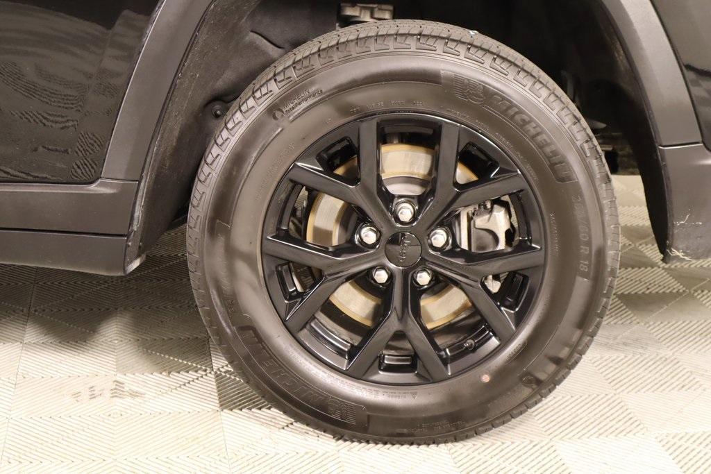 used 2024 Jeep Grand Cherokee L car, priced at $29,997