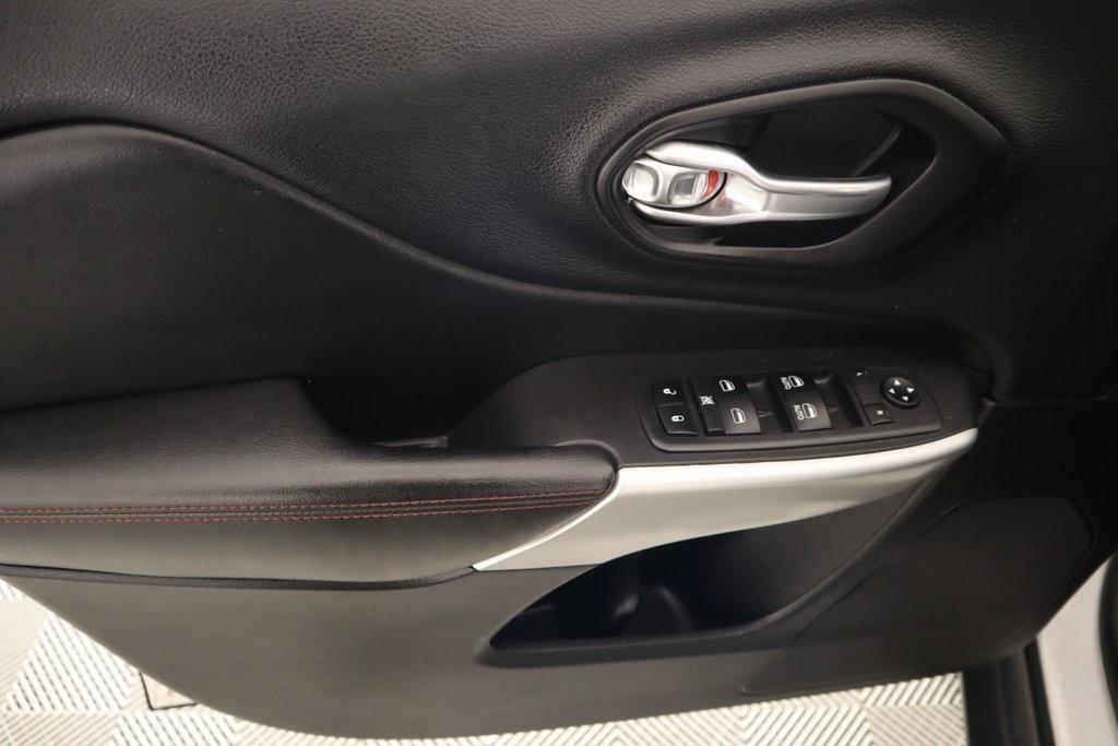 used 2018 Jeep Cherokee car, priced at $16,257
