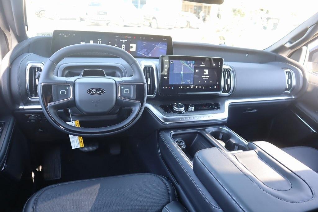 new 2025 Ford Expedition car, priced at $78,070