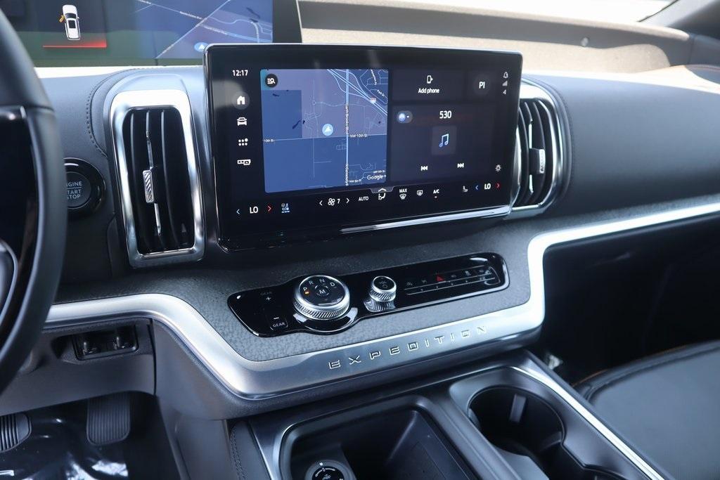 new 2025 Ford Expedition car, priced at $81,498