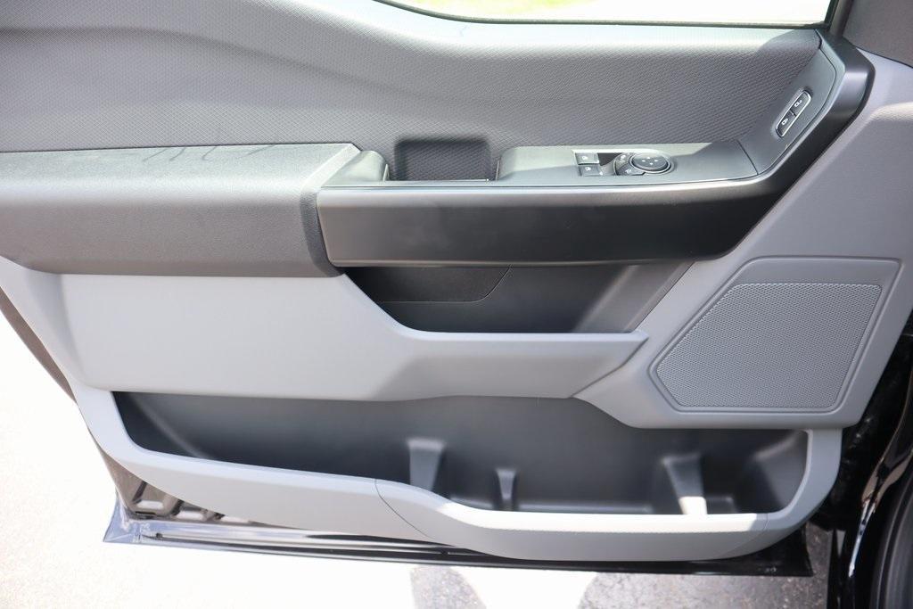 new 2025 Ford F-150 car, priced at $44,288