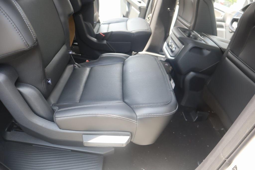 new 2025 Ford Expedition car, priced at $80,325