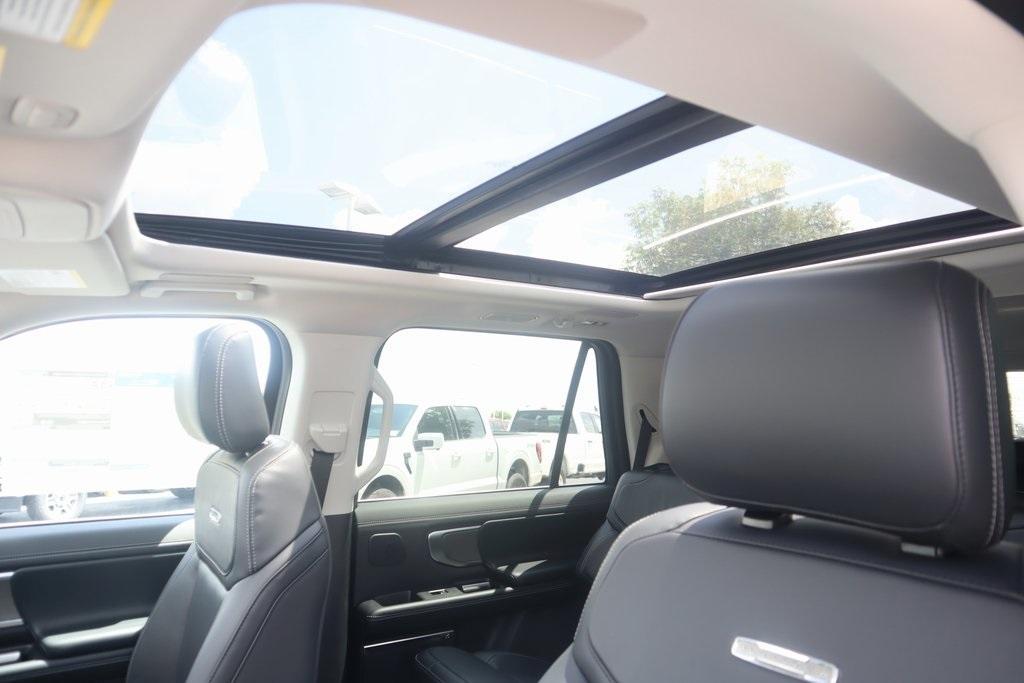 new 2025 Ford Expedition car, priced at $80,325