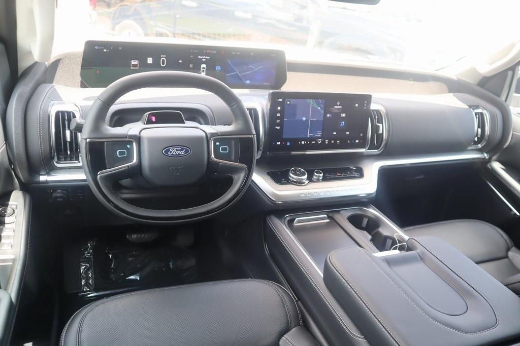 new 2025 Ford Expedition car, priced at $80,325